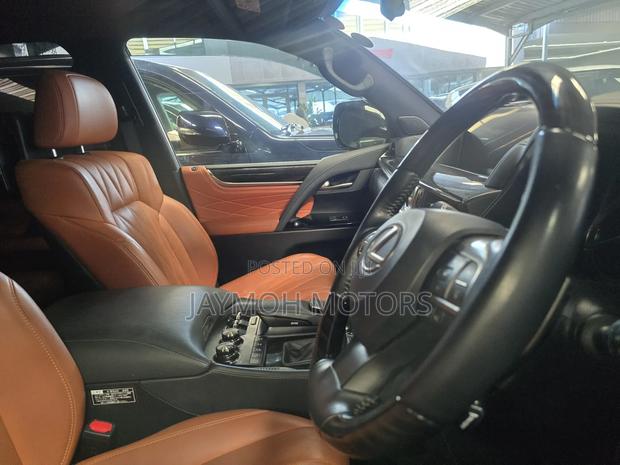 Lexus LX 2020