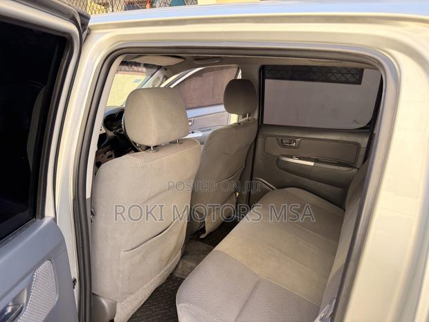 Toyota Spade 2014