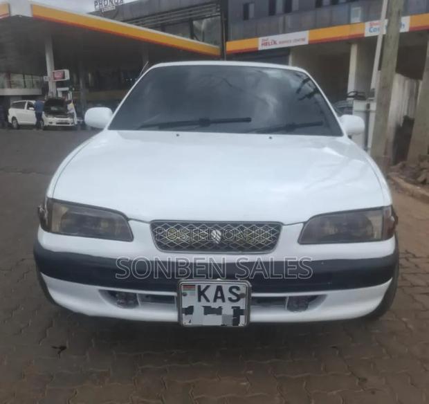 Toyota Corolla 2000 White