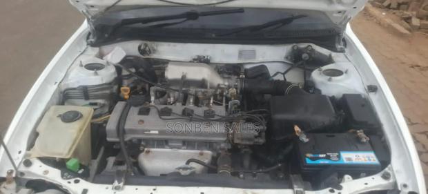 Toyota Corolla 2000 White