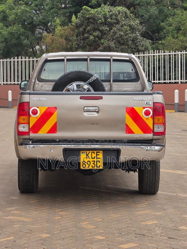 Toyota Hilux 3.0 D-4D Double Cab 2008 Gold