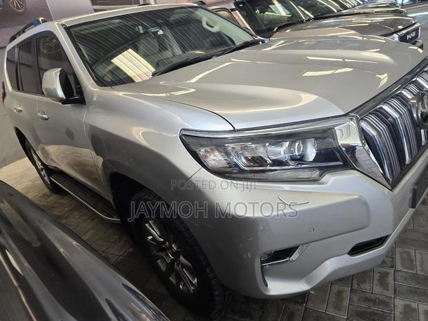 Toyota Land Cruiser Prado 2018 Silver