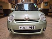 Toyota Sienta 2009 Green for sale
