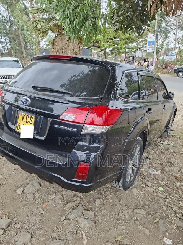 Subaru Outback 2.5i Premium 2012 Black