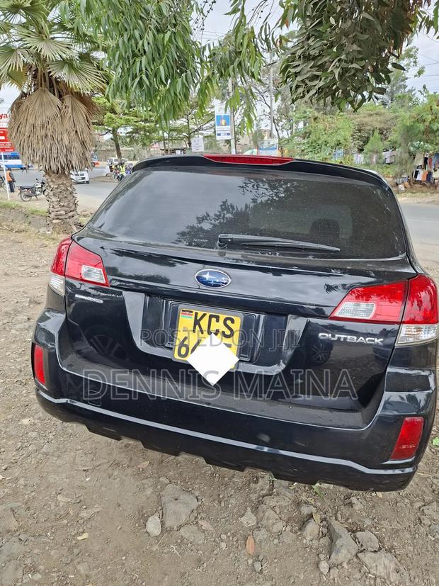 Subaru Outback 2.5i Premium 2012 Black