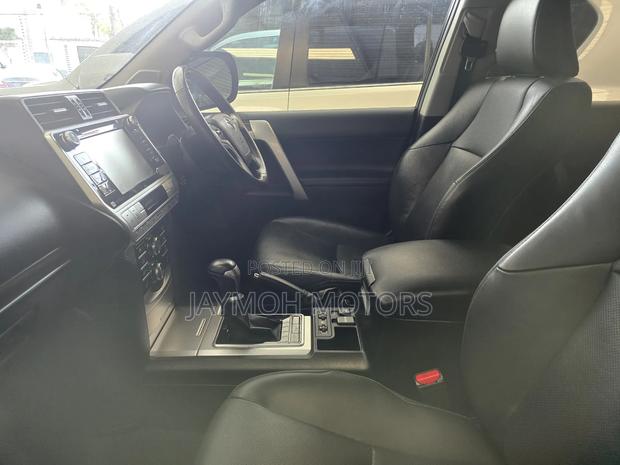 Toyota Land Cruiser Prado 2019 Gray