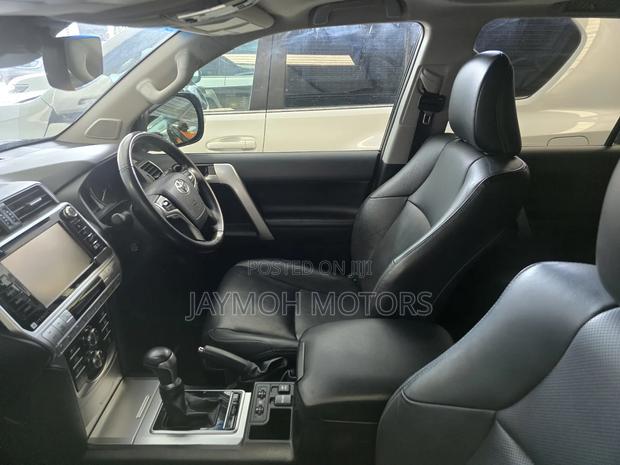 Toyota Land Cruiser Prado 2019 Gray