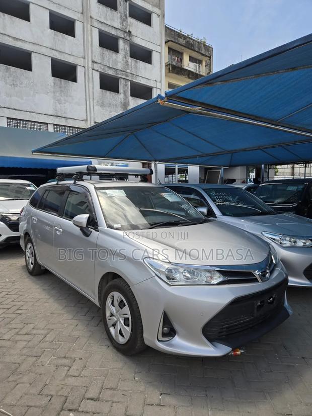 Toyota Corolla Fielder 2019 Silver