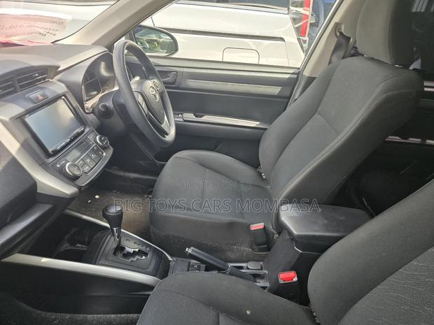 Toyota Corolla Fielder 2019 Silver