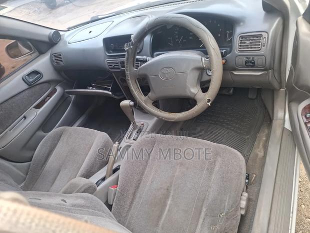 Toyota Corolla Automatic 1999 White