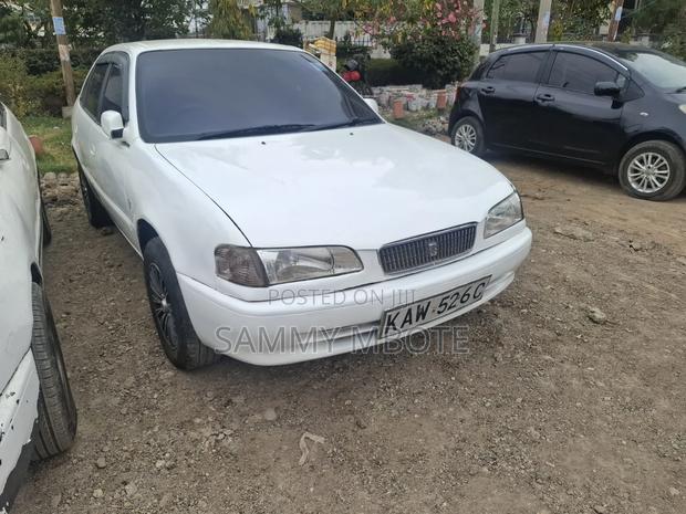 Toyota Corolla Automatic 1999 White