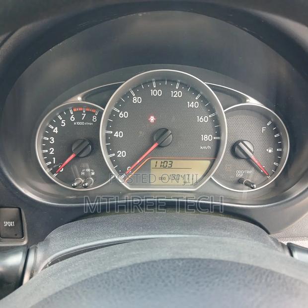 Toyota Ractis 1.5 FWD 2011 Silver