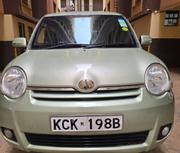 Toyota Sienta 2009 Green for sale