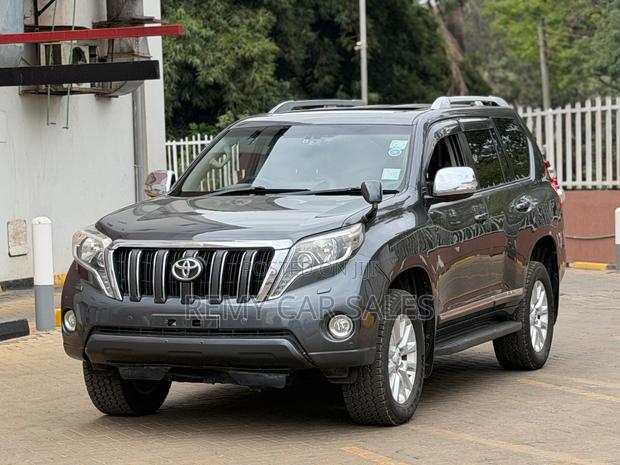 Toyota Land Cruiser Prado 2015 Gray