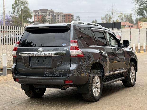Toyota Land Cruiser Prado 2015 Gray