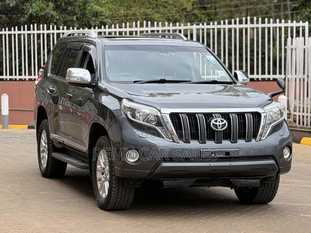Toyota Land Cruiser Prado 2015 Gray