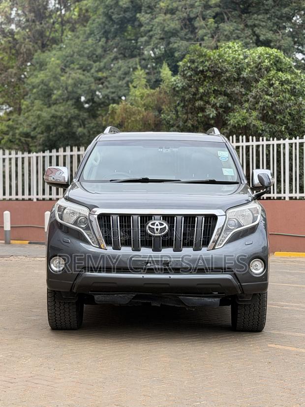 Toyota Land Cruiser Prado 2015 Gray