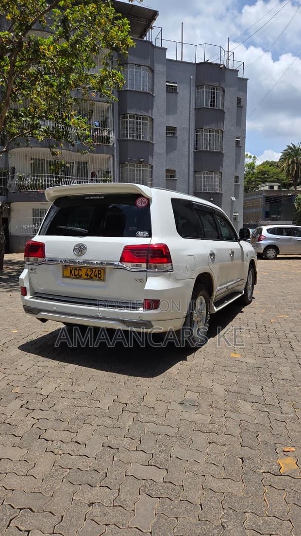 Toyota Land Cruiser 2008 White