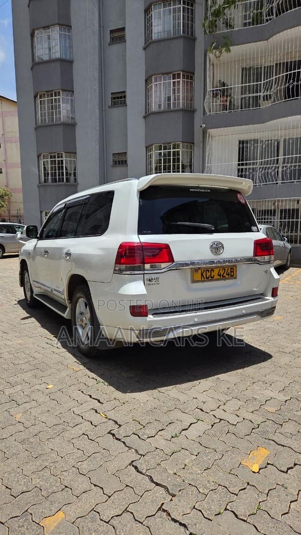 Toyota Land Cruiser 2008 White