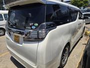 Toyota Vellfire 2018 White for sale