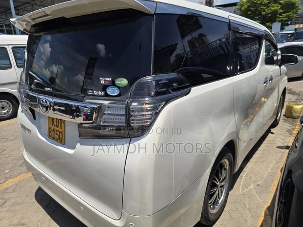 Toyota Vellfire 2018 White
