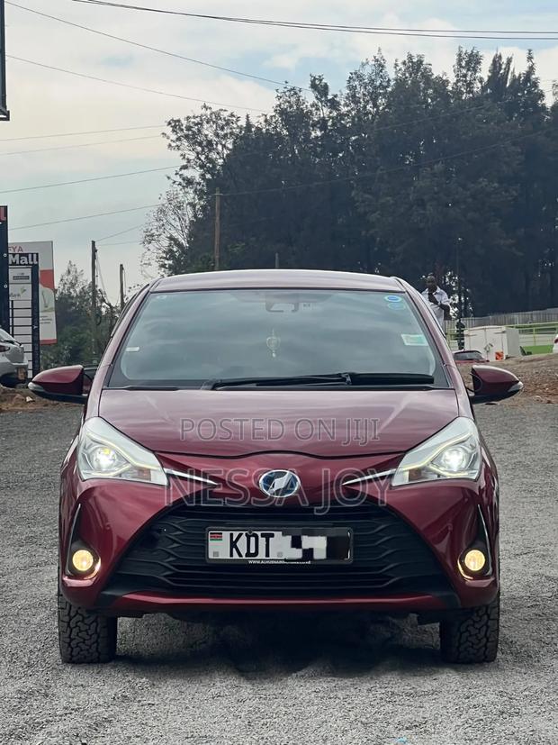 Toyota Vitz 2019 Maroon