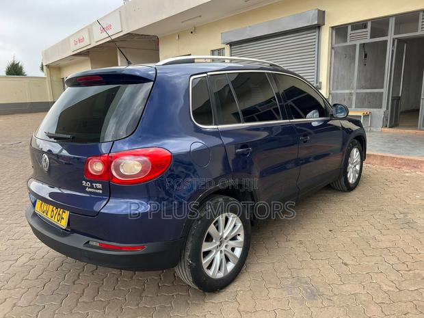Volkswagen Tiguan 2011 Blue