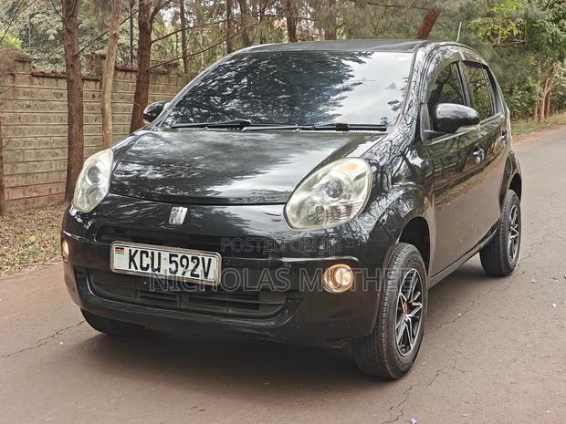 Toyota Passo 2012 Black