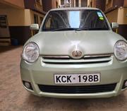 Toyota Sienta 2009 Green for sale