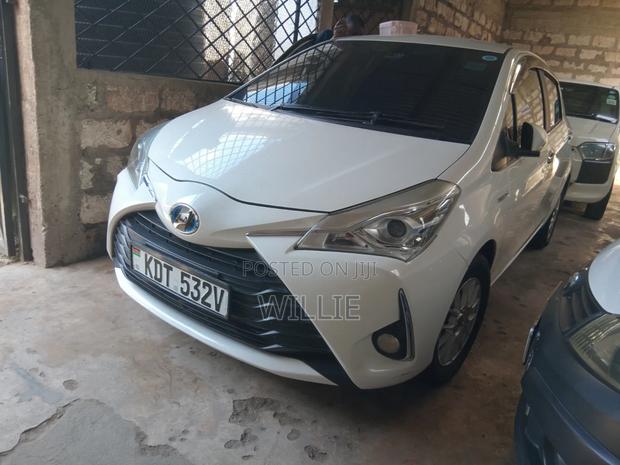 Toyota Vitz 2017 White