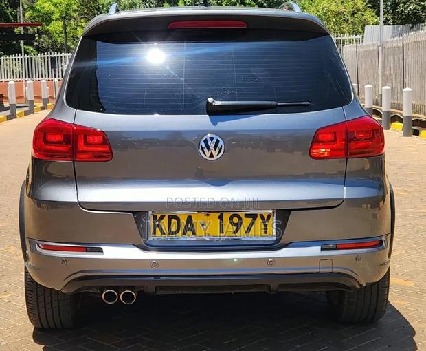 Volkswagen Tiguan R-Line 4Motion 4dr SUV AWD (2.0L 4cyl Turbo 6A) 2015
