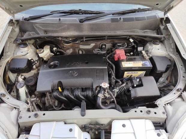 Toyota Succeed 2018 Silver