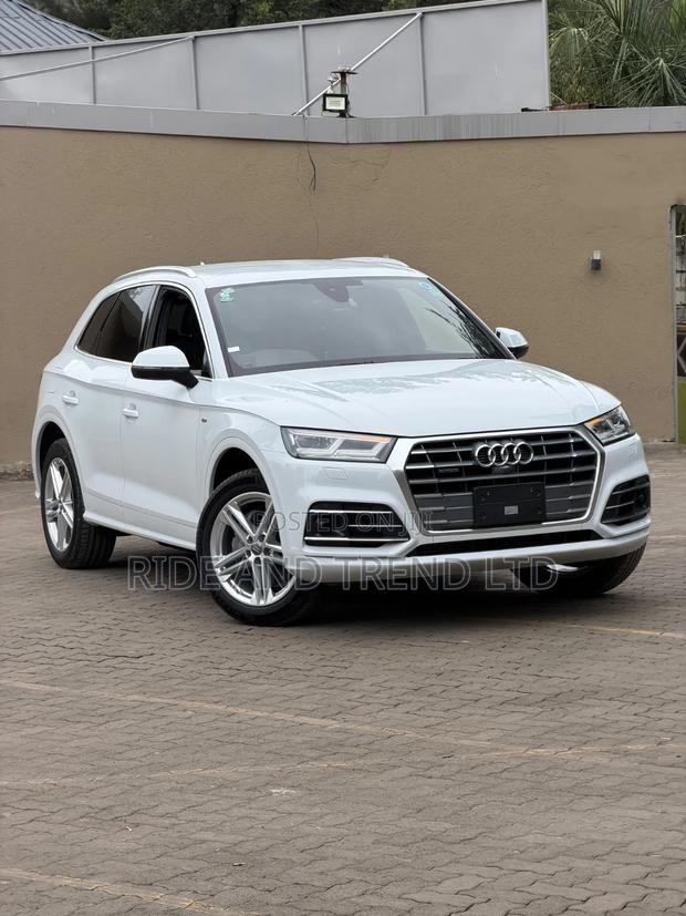 Audi Q5 2.0T Premium AWD quattro 2019 White
