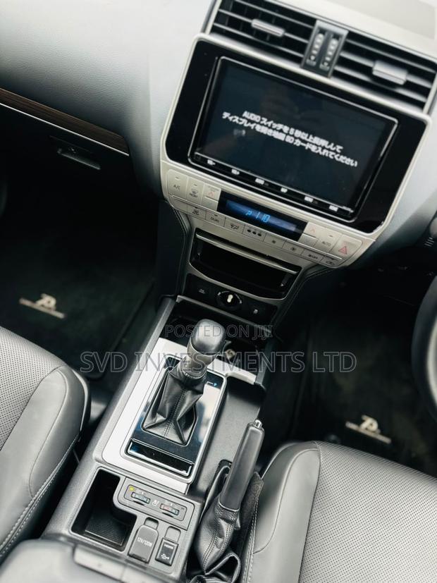 Toyota Land Cruiser Prado 2.7 2022 White