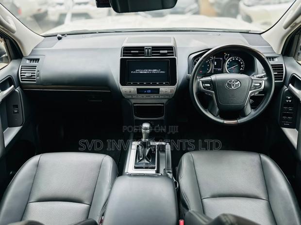 Toyota Land Cruiser Prado 2.7 2022 White