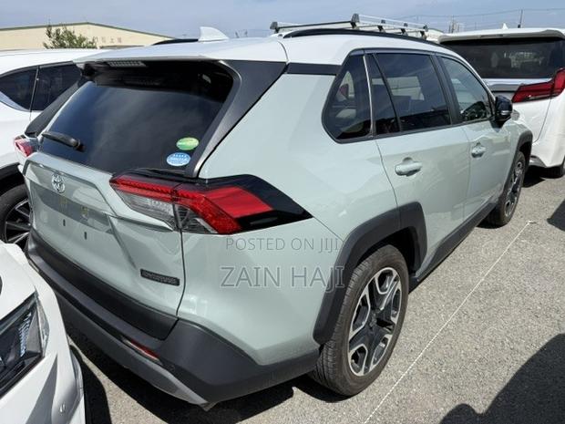 Toyota RAV4 Adventure 2021 Green