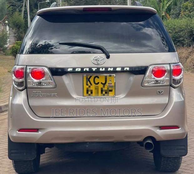Toyota Fortuner 2009 Silver