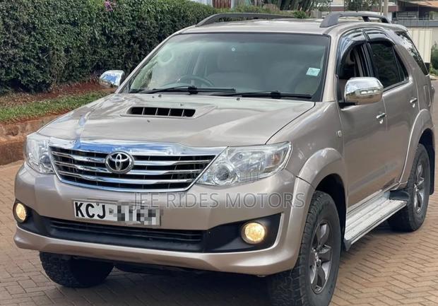 Toyota Fortuner 2009 Silver