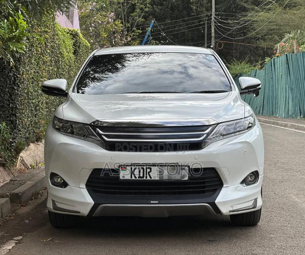 Toyota Harrier 2.0 2017 White