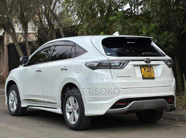 Toyota Harrier 2.0 2017 White