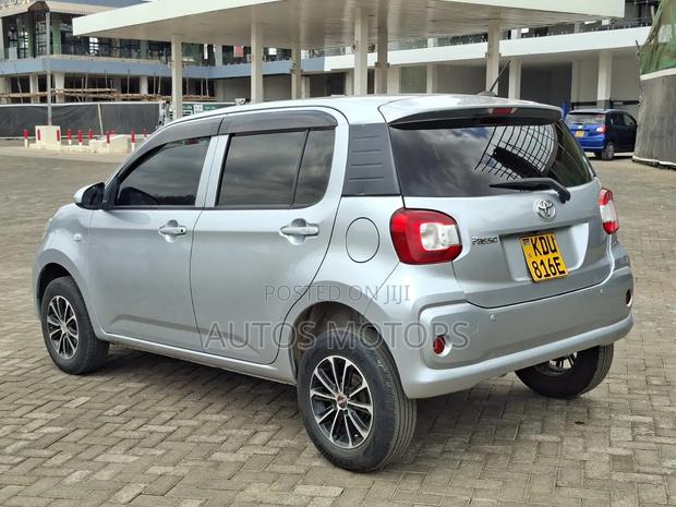 Toyota Passo 1.0 FWD 2018 Silver