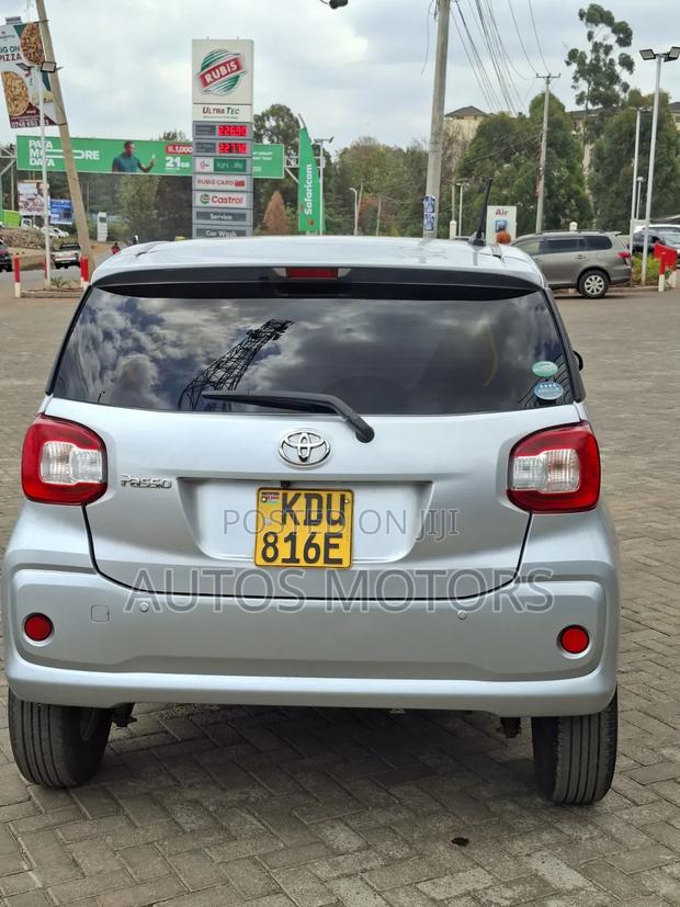 Toyota Passo 1.0 FWD 2018 Silver