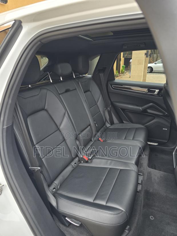 Porsche Cayenne S AWD 2019 White
