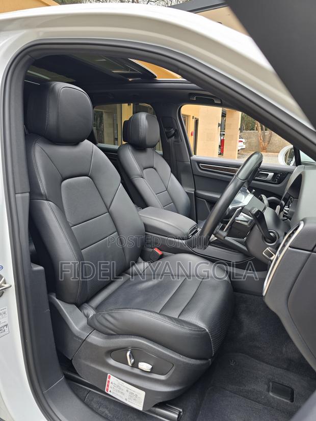 Porsche Cayenne S AWD 2019 White