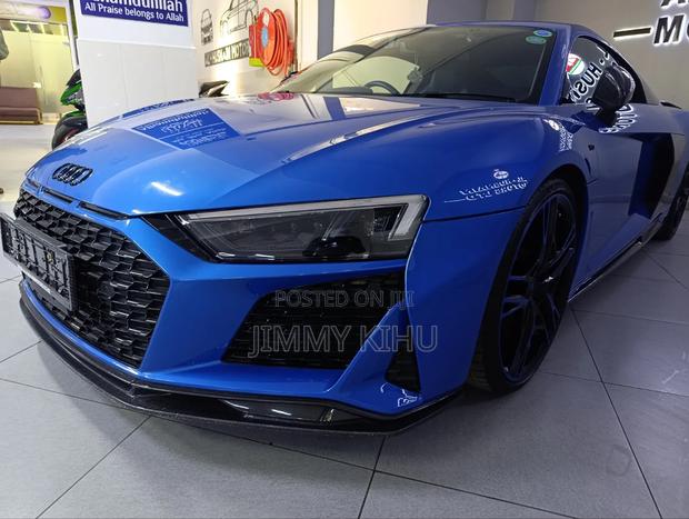 Audi R8 2024 Blue