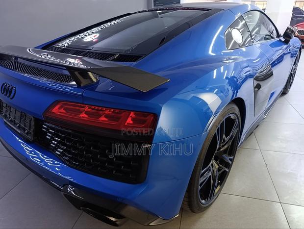 Audi R8 2024 Blue