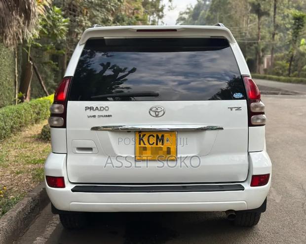 Toyota Land Cruiser Prado 2007 White