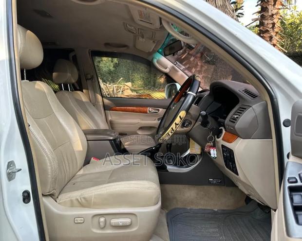 Toyota Land Cruiser Prado 2007 White