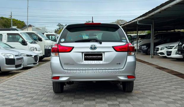 Toyota Corolla Fielder 2020 Silver