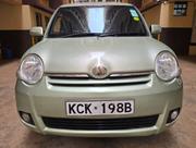 Toyota Sienta 2009 Green for sale